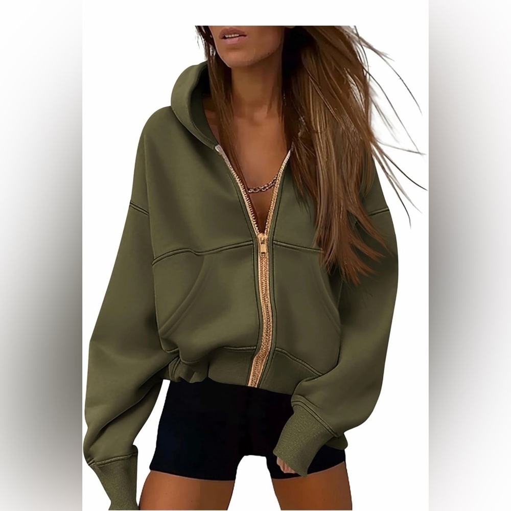 🆕Zip-Up Hoodie with Gold Zipper